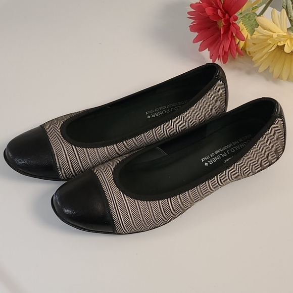Donald J. Pliner Shoes - Donald J Pliner flats